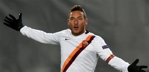 Totti Recusa Cargo De Diretor E Deve Renovar A Roma Diz Jornal