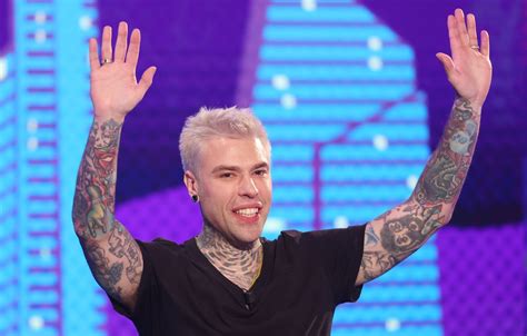 Fedez Ha Problemi Con Tutti Ma Soprattutto Con Codacons E Fratelli D