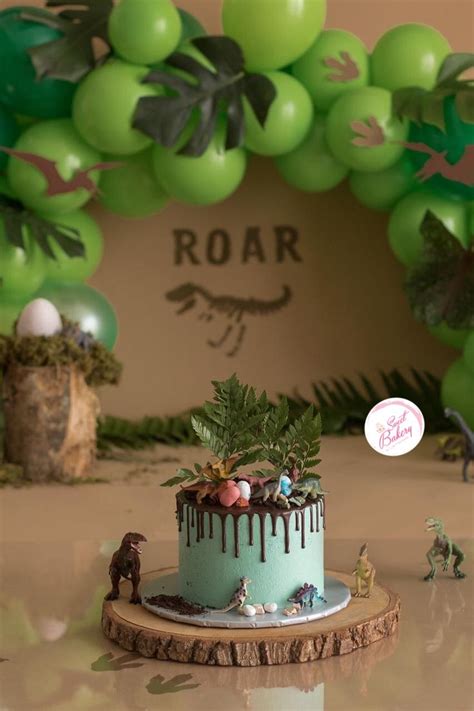 Dinosaur Cake | Smash cake boy, Birthday cake smash, Dinosaur birthday ...