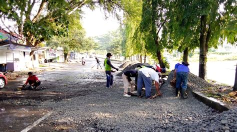 Penampakan Jalan Rusak Di Cangehgar Palabuhanratu Diperbaiki Dinas PU