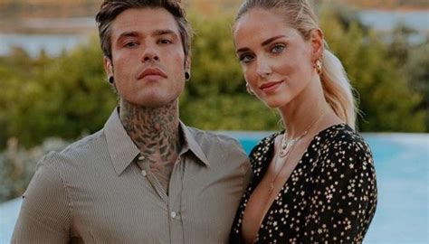 Fedez Si Dichiara Nullatenente Scontro Con Codacons Nel