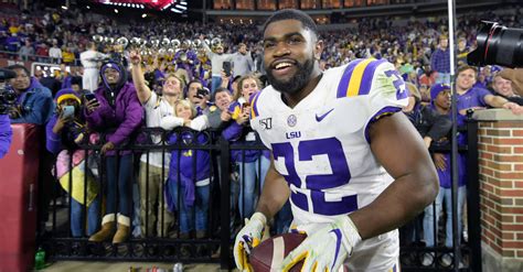 LSU RB Clyde Edwards-Helaire Could Miss CFP Semifinal - FanBuzz