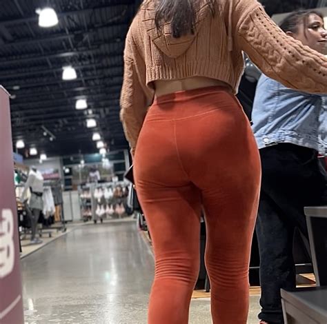 Hot Latina In Orange Leggings Shopping At The Mall Spandex Leggings Yoga Pants Forum