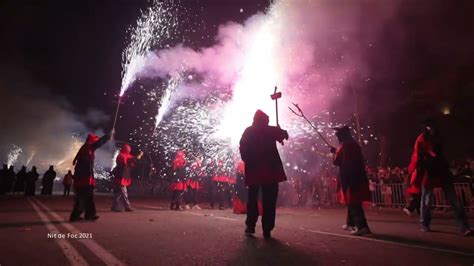 Mostra De Dracs I B Sties De Foc De Barcelona A La Merc Youtube