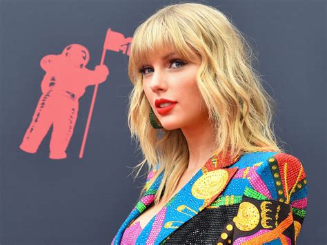 Taylor Swift Takes On Netflix Over Deeply Sexist Joke In Ginny