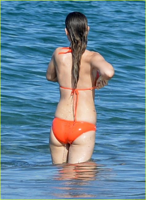 Olivia Wilde Shows Off Her Bikini Bod While On Vacation Photo