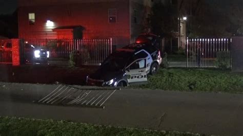 Hpd Officer Hospitalized After Car Chase Ends In Crash 4 In Custody