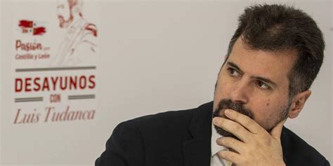 El líder socialista de Castilla y León llama a hacer una reflexión en