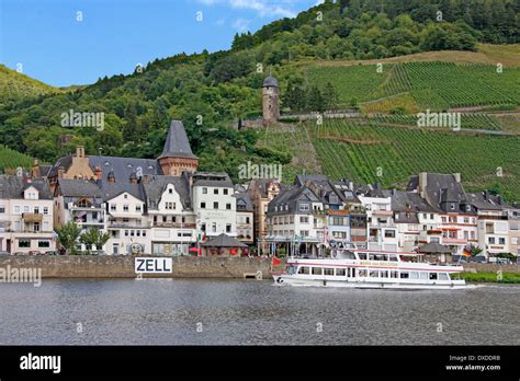 Townscape Zell Vineyard Hi Res Stock Photography And Images Alamy