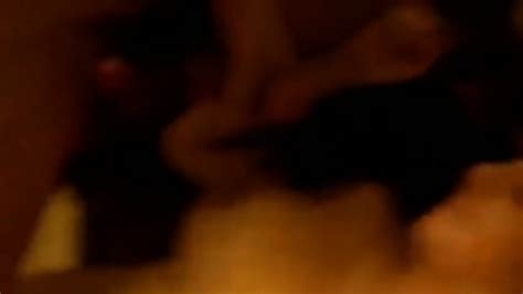 Brunette Suce Une Bite Incroyable