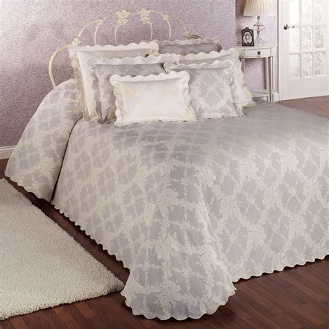 Lattice Floral Woven Matelasse Oversized Bedspreads