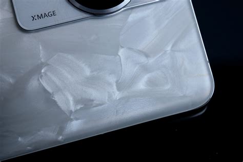 Apple and Samsung could learn a lot from this unique phone | Digital Trends
