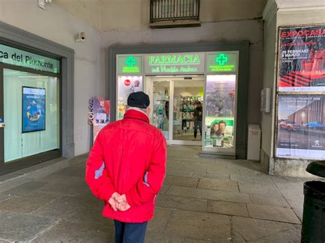 Farmacie Prese D Assalto Dai No Pass Irriducibili Che Vogliono Fare I