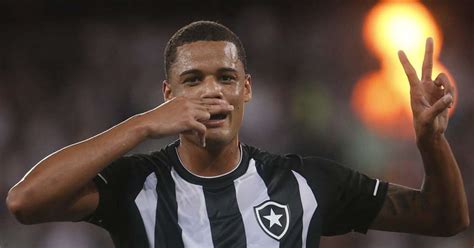 Janderson Surpreende E Vira O Jogador Mais Efetivo Do Botafogo No M S