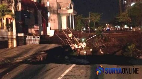 Video Jalan Gubeng Ambles Di Surabaya Apa Penyebabnya Surya Co Id