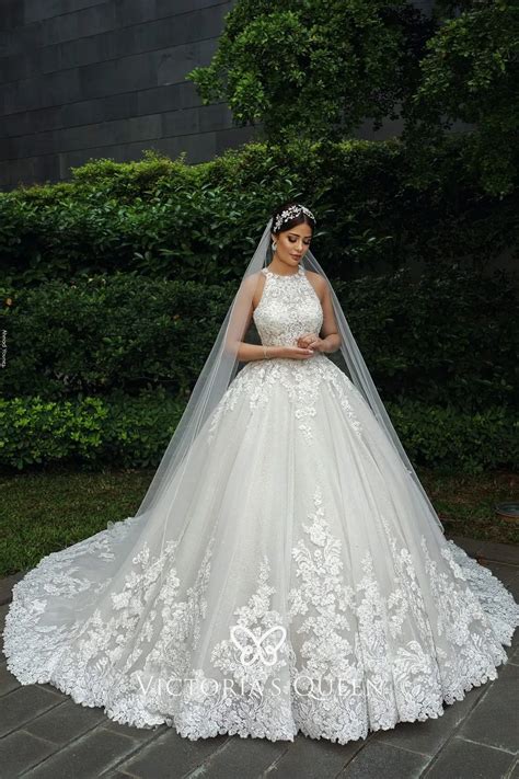 Halter Neck Lace And Tulle Princess Wedding Ball Gown Vq