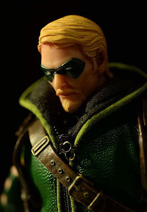 Live Photos Mezco Green Arrow Action Figure One Collective