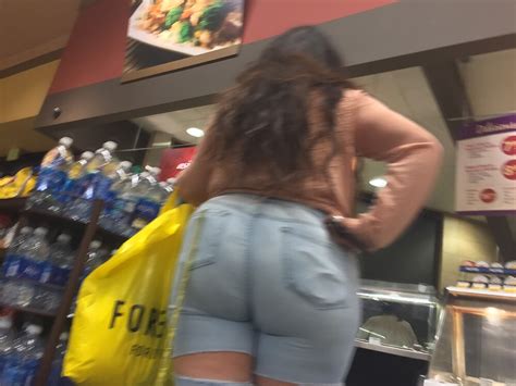 Latina In Tight Jeans Vpl Forum