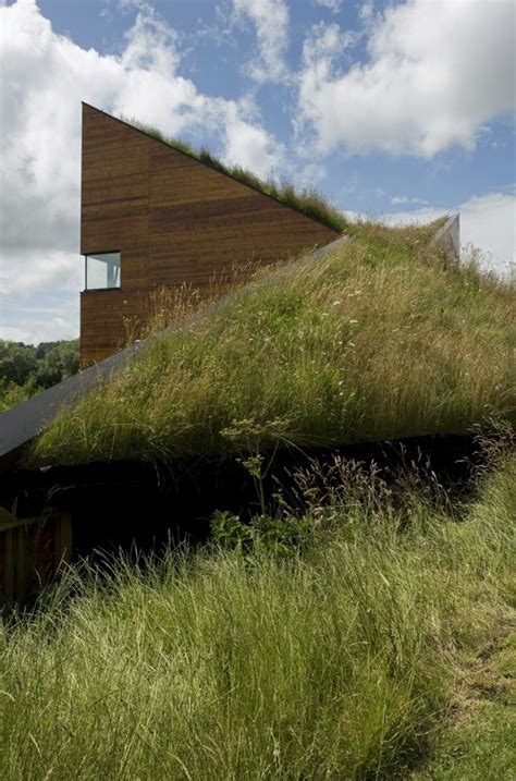 5 Examples Of Living Green Roofs Grass Turf And Succulent Sedums Homeli