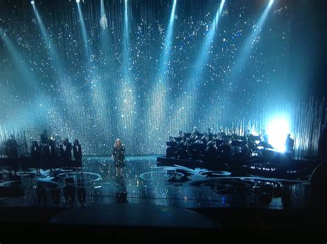 The Background Stole The Show From Adele's 'Skyfall' Performance | Business Insider India