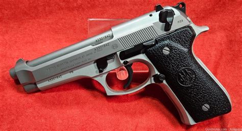 Beretta 92fs Inox 9mm 4 9” Bbl Ss In The Box Excellent Cond 10 Rd Mags Semi Auto Pistols At