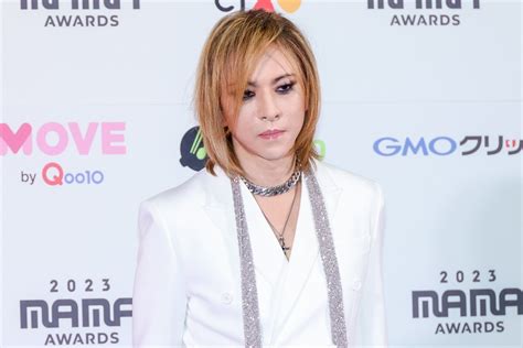 （写真）yoshiki、スマホ片手にレッドカーペットに登場！ 「韓国の文化が大好き」で授賞式参加＜2023 Mama Awards＞ 特集