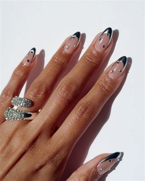 Best 13 French Tip Chrome Nails You Must Try This Year