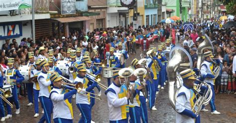 Dend News Ato Solene E Desfile C Vico Marcam Os Anos De