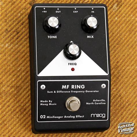 Moog Minifooger MF Ring V2 Reverb Moog Modulators Effects Pedals