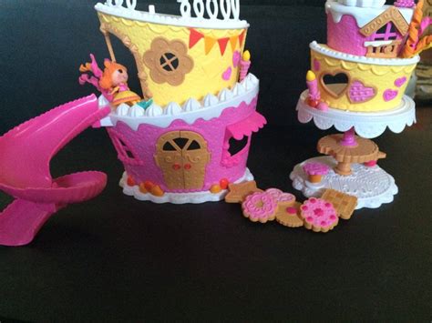 Lalaloopsy Super Silly Party Cake Playset : Woman of Many Roles