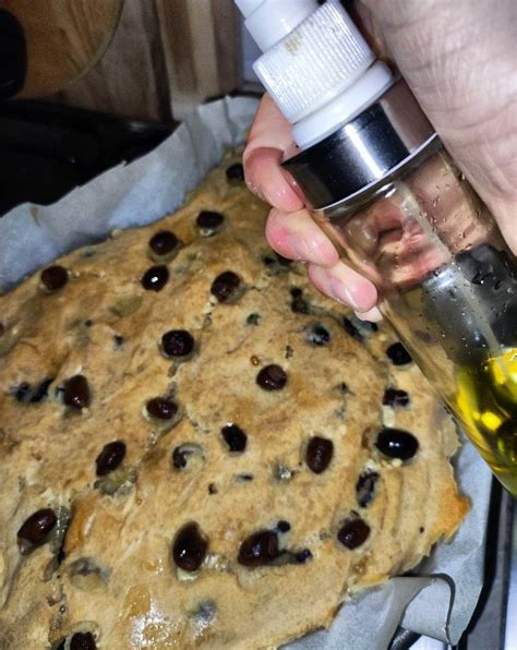 Colomba Salata Vegana Con Farina Di Riso Olive Taggiasche E Capperi