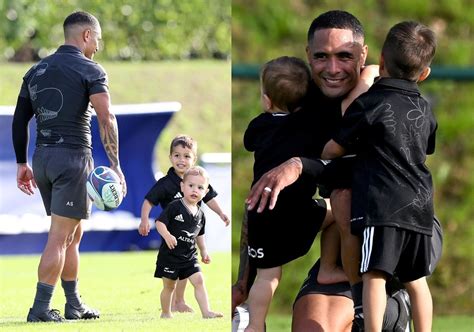 Passing The Button All Blacks Star Aaron Smith Trains His Kids