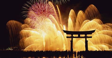 fireworks-japan-new-year-christmas - 7831 - The Wondrous Pics