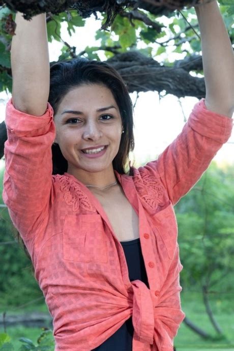 Sexy Latina Margaret Li Entbl T Ihre Geschwollenen Brustwarzen Haarige Pussy Hei E F E