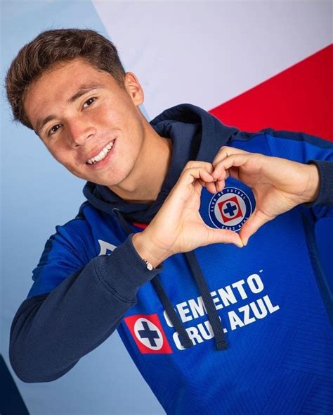 Rodrigo Huescas En Cruz Azul Campeon Jugadores Del Cruz