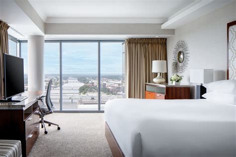 River View Rooms Amway Grand Plaza