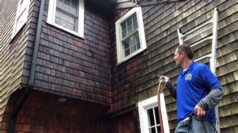 Cleaning Cedar Siding With Oxiclean Without A Pressure Washer Youtube