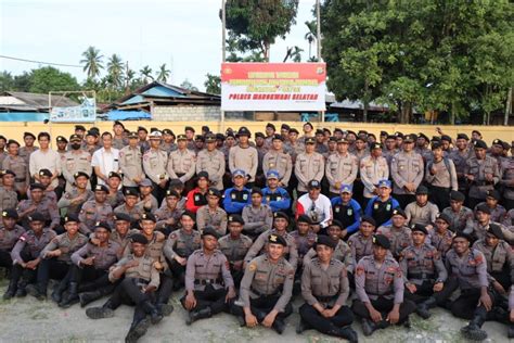 Pimpin Upacara Penutupan Tradisi Pembaretan Bintara Remaja Afirmasi