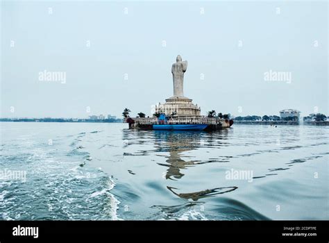 Buddha statue at Hussain Sagar lake, Hyderabad Stock Photo - Alamy