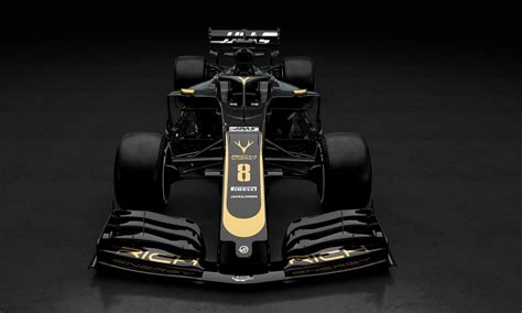 Haas presentó su nuevo monoplaza de color negro y oro