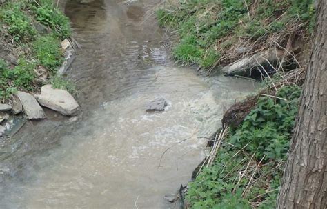 Zrzuty ścieków do rzek w Małopolsce Sozosfera ochrona środowiska