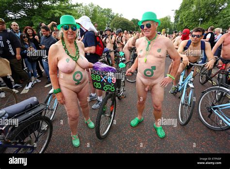 London UK 13 Juni 2015 Teilnehmer Der World Naked Bike Ride 2015 In