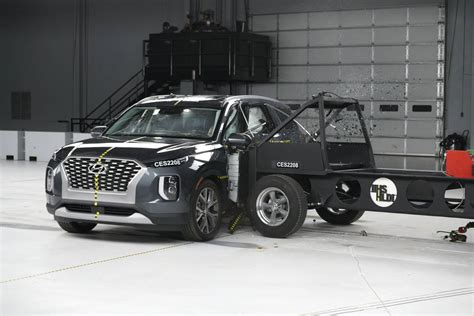 10 Mid Size Suvs Ace New Iihs Crash Test Popular Models Fall Short