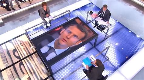 Des Paroles Et Des Actes Emmanuel Macron L Homme Que L Absence De