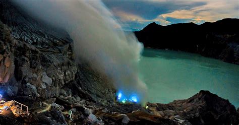 Wisata Gabungan Atau Open Trip Kawah Ijen Blue Fire Surabaya Tour And