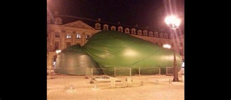 Le sex toy géant vandalisé a été dégonflé