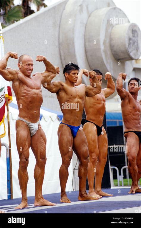 Muscle Beach Bikini Contest Hi Res Stock Photography And Images Alamy