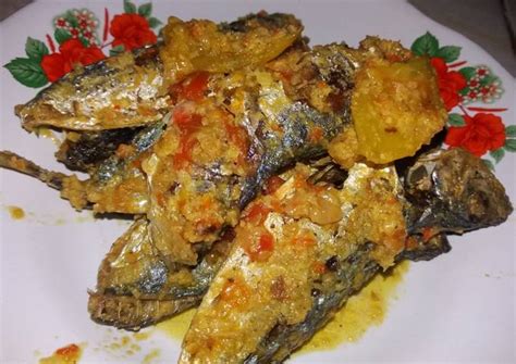 Resep Ikan Kembungikan Katombo Bumbu Kuning Oleh Lhiana Cookpad