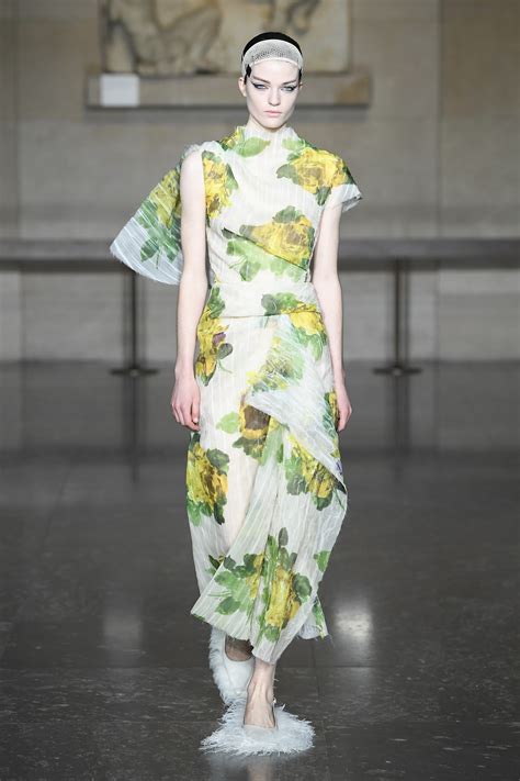 Erdem Fall Ready To Wear Runway Fashion Show Collection Review