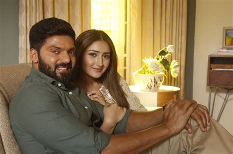 Teddy Movie Stills - Arya, Sayyeshaa - Flickstatus